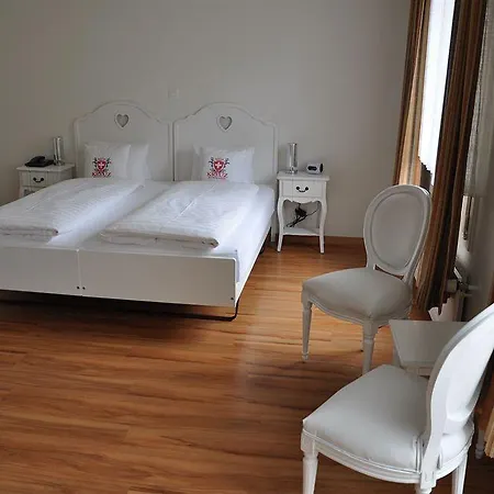 호텔 바이세스 크로이츠 3*