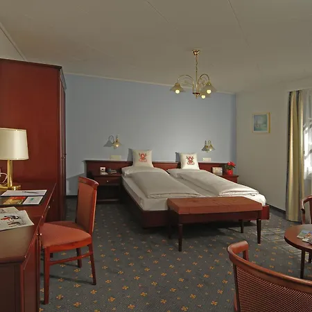 바이세스 크로이츠 3*