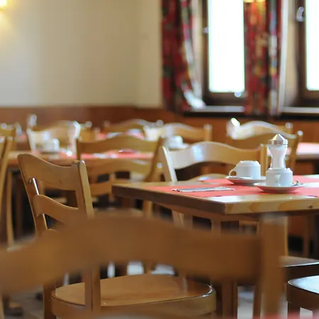 호텔 바이세스 크로이츠 3*