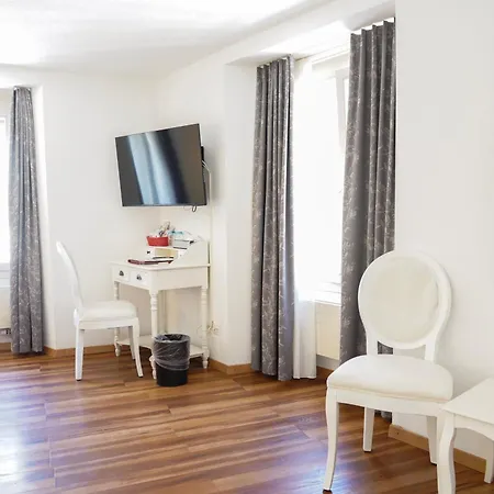 Weisses Kreuz Hotel Entrelagos