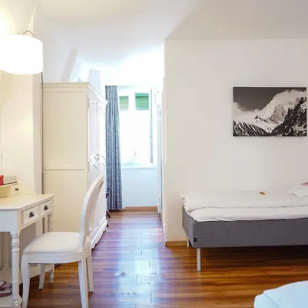 Weisses Kreuz Hotel Entrelagos