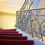 Weisses Kreuz Hotel 3*