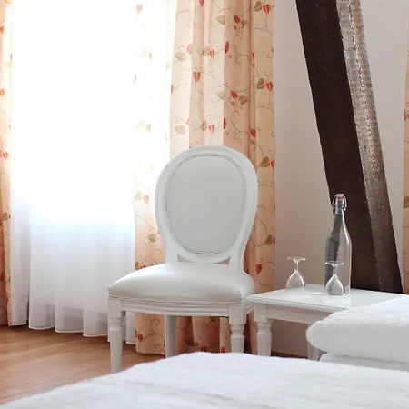 Otel Weisses Kreuz 3*